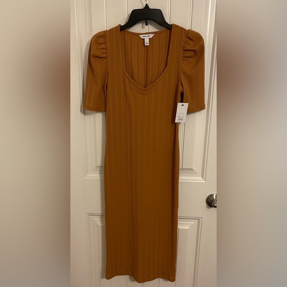 Nine West Dresses & Skirts - PUFF SHORT SLEEVE MIDCALF DRESS women size S vertical ribbing cinnamon/chestnuts